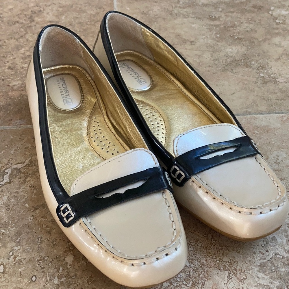 SPERRY top side size 8 patent leather penny loafers.